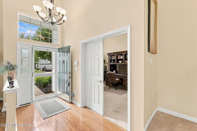 26 Pond View Circle, Barnegat, NJ 08005