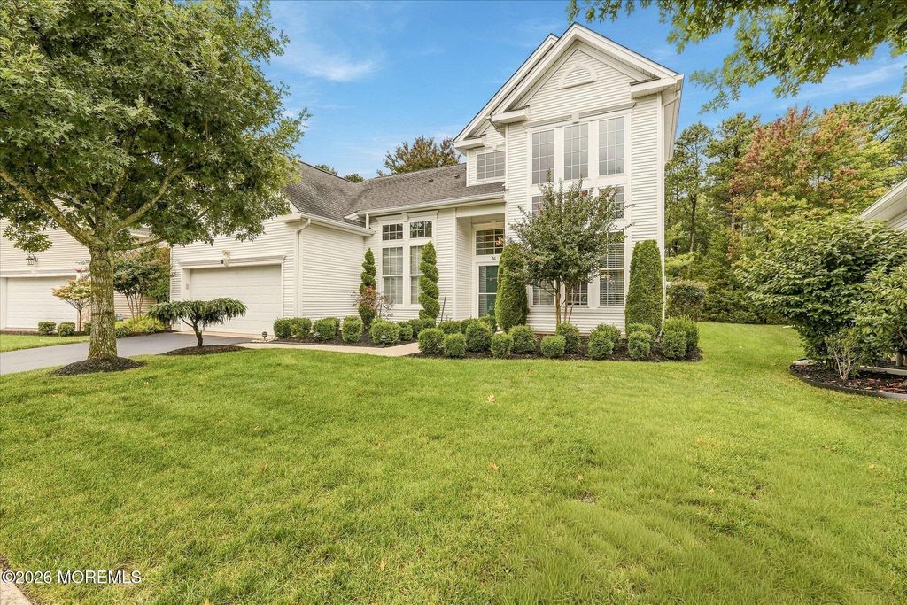 26 Pond View Circle, Barnegat, NJ 08005