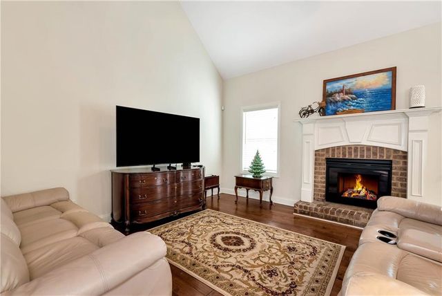 3504 Laurel River Point, Gainesville, GA 30504