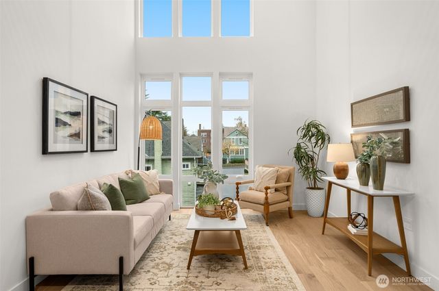 222 D 10th Avenue E, Seattle, WA 98102