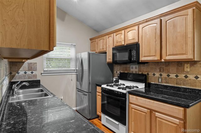 22107 Fresard Street, St. Clair Shores, MI 48080