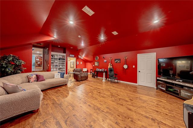 458 Cherokee Cove . Drive, Jacksonville, TX 75766