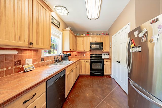 458 Cherokee Cove . Drive, Jacksonville, TX 75766