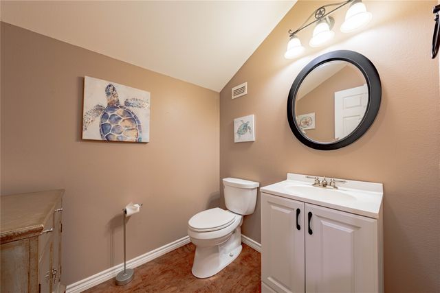 458 Cherokee Cove . Drive, Jacksonville, TX 75766