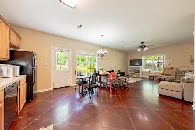 458 Cherokee Cove . Drive, Jacksonville, TX 75766
