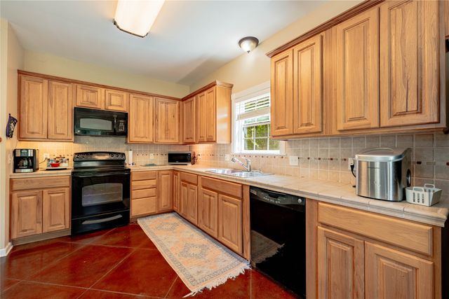 458 Cherokee Cove . Drive, Jacksonville, TX 75766