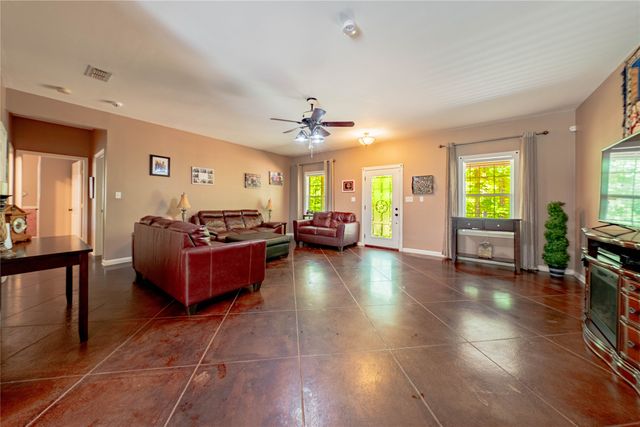 458 Cherokee Cove . Drive, Jacksonville, TX 75766