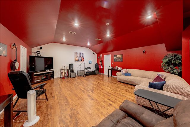 458 Cherokee Cove . Drive, Jacksonville, TX 75766