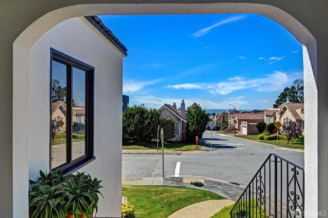 301 Santa Ana Avenue, San Francisco, CA 94127