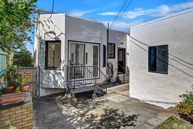 301 Santa Ana Avenue, San Francisco, CA 94127