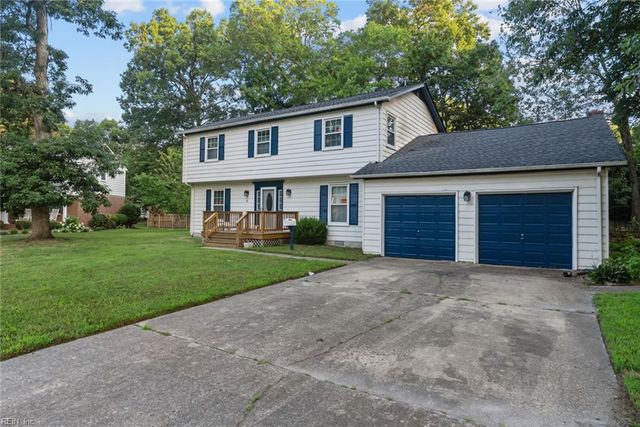 6 Blackwater LN, Hampton, VA 23669