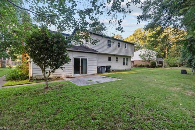 6 Blackwater LN, Hampton, VA 23669