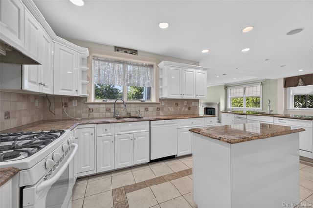 116 5th Street, Garden City, NY 11530
