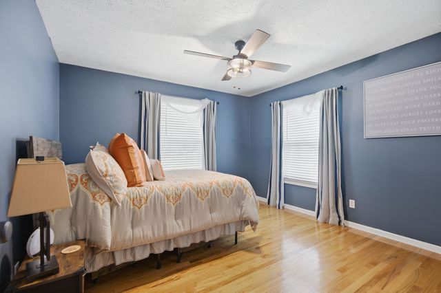 712 N Woodson Rd, Clarksville, TN 37043