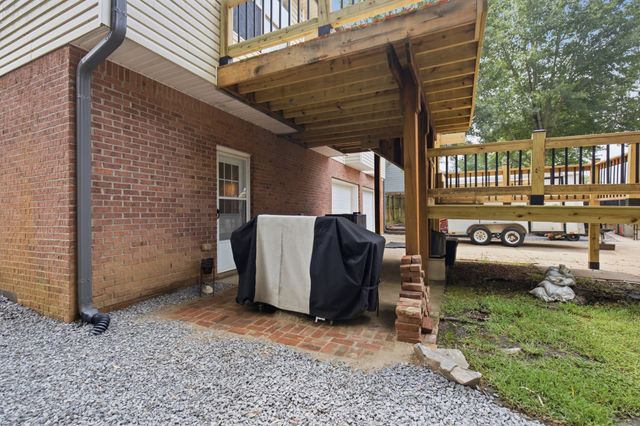 712 N Woodson Rd, Clarksville, TN 37043