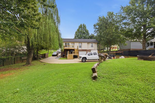 712 N Woodson Rd, Clarksville, TN 37043