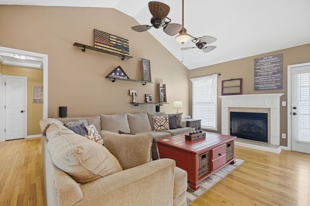 712 N Woodson Rd, Clarksville, TN 37043
