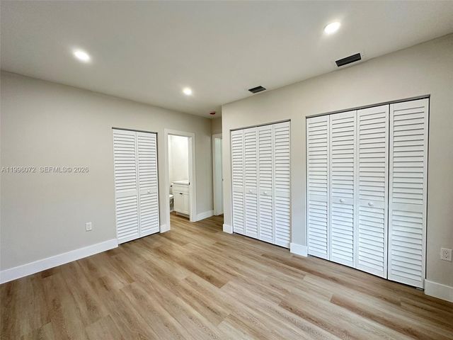 275 NE 115th St, Miami, FL 33161