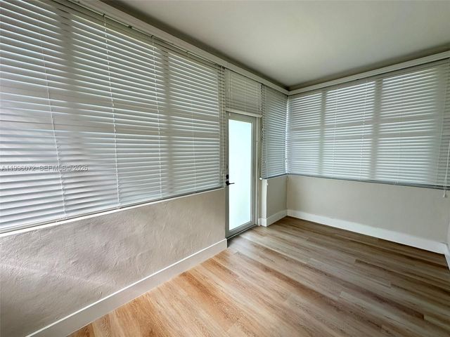 275 NE 115th St, Miami, FL 33161