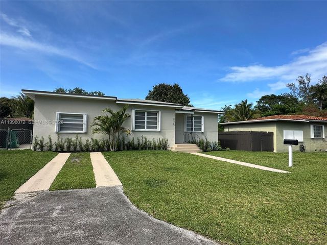 275 NE 115th St, Miami, FL 33161