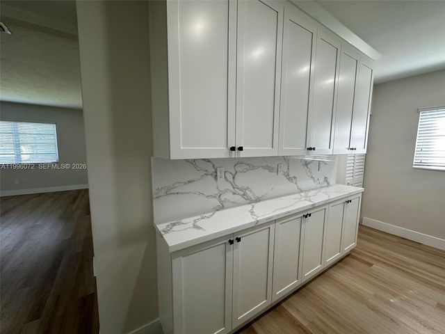 275 NE 115th St, Miami, FL 33161