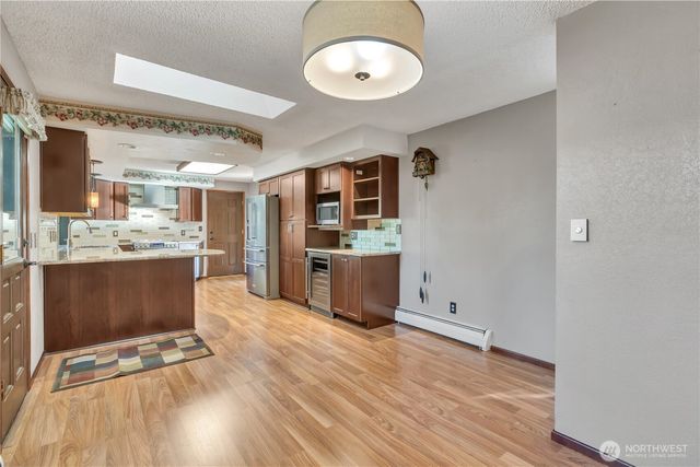 29820 6th Avenue S, Federal Way, WA 98003