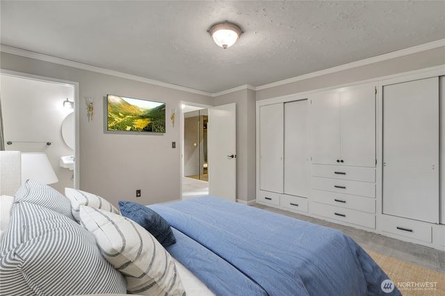 29820 6th Avenue S, Federal Way, WA 98003