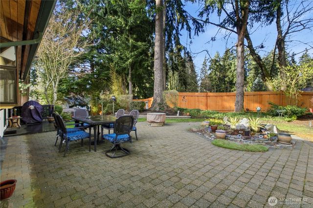 29820 6th Avenue S, Federal Way, WA 98003