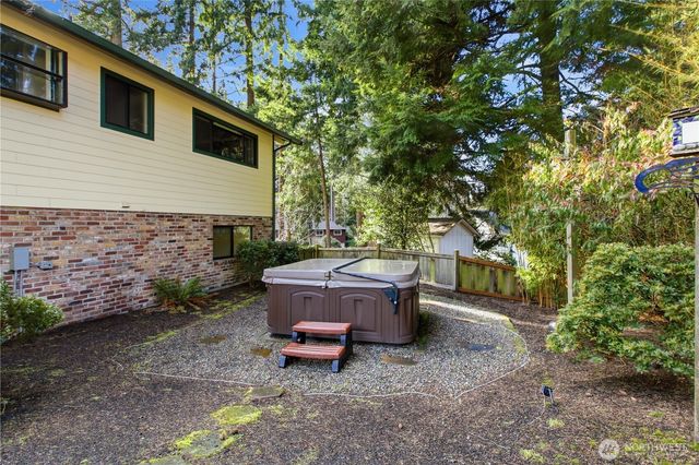 29820 6th Avenue S, Federal Way, WA 98003