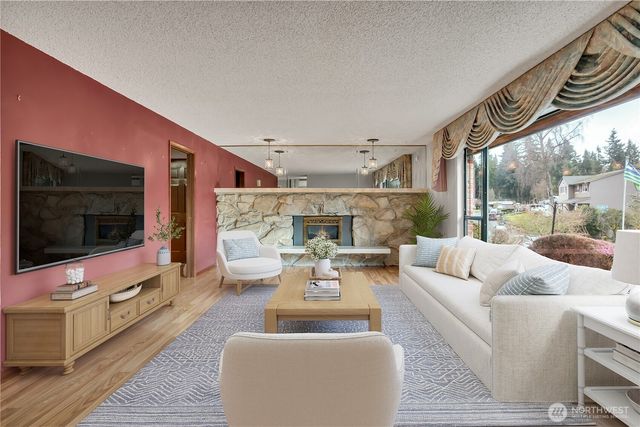 29820 6th Avenue S, Federal Way, WA 98003