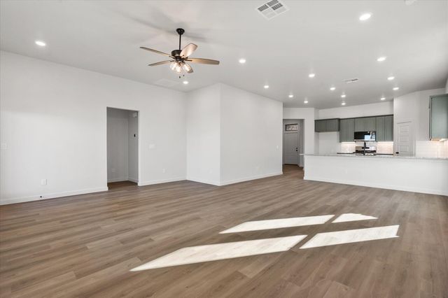 604 E 22nd Street, Wolfforth, TX 79382