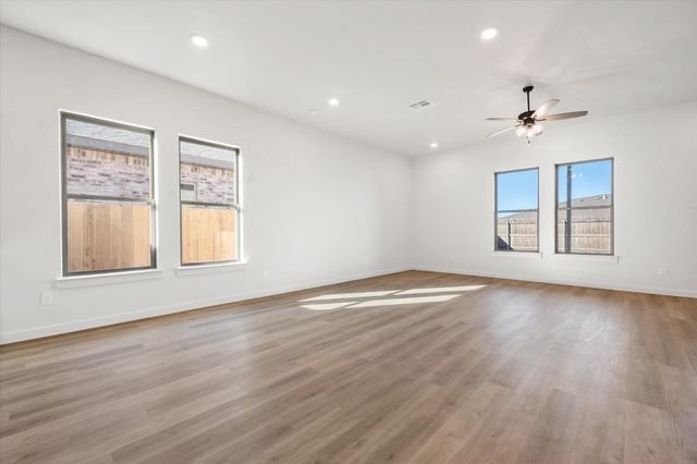 604 E 22nd Street, Wolfforth, TX 79382