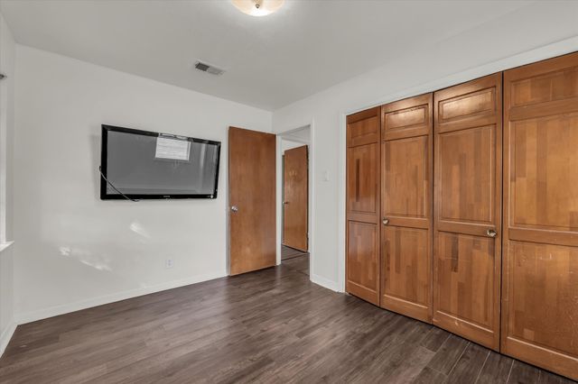 309 S Rita Street, Lacy Lakeview, TX 76705