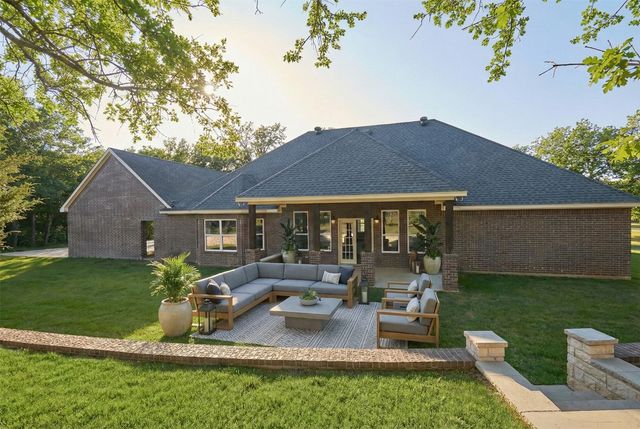 306 Garden Court, Springtown, TX 76082