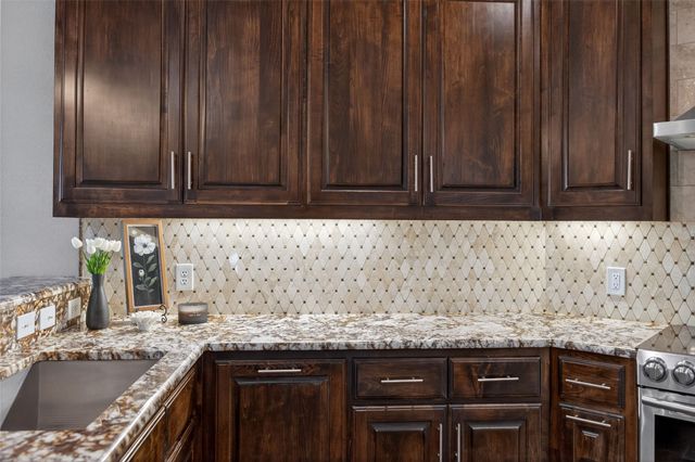 306 Garden Court, Springtown, TX 76082