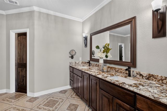 306 Garden Court, Springtown, TX 76082