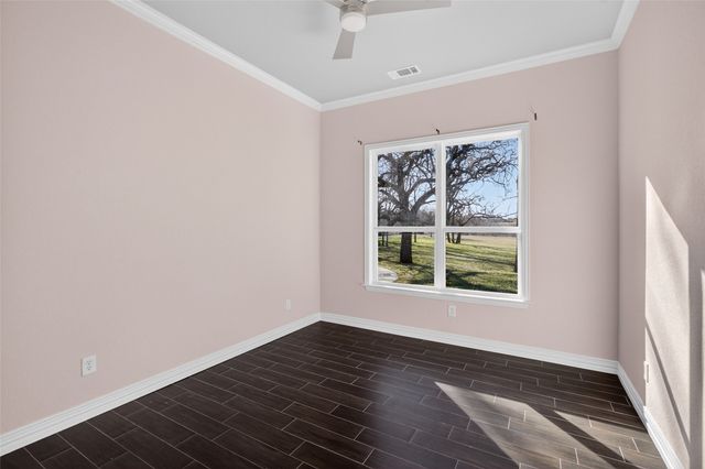 306 Garden Court, Springtown, TX 76082