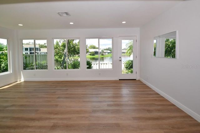 903 SAN CARLOS AVENUE NE, St Petersburg, FL 33702