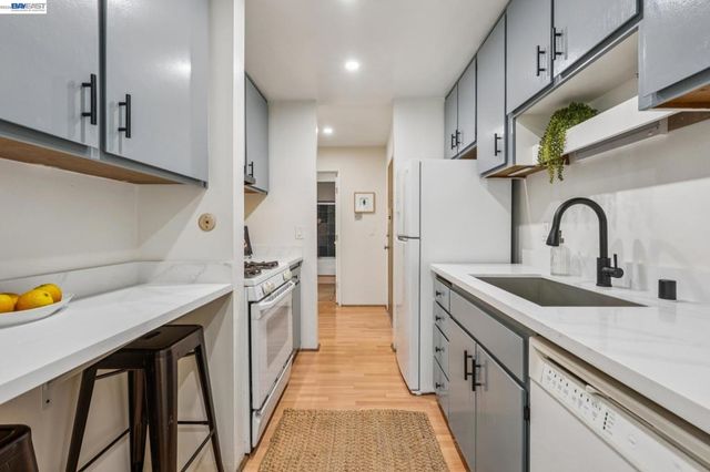 2700 Le Conte Ave 406, Berkeley, CA 94709
