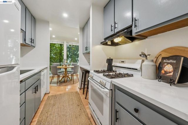 2700 Le Conte Ave 406, Berkeley, CA 94709