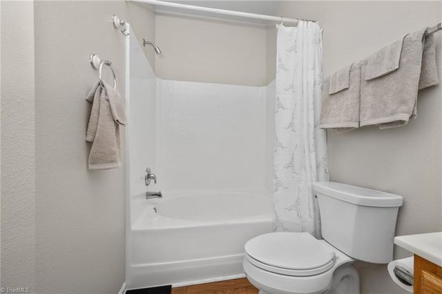 5757 Fox Ridge Lane, Winston-salem, NC 27104