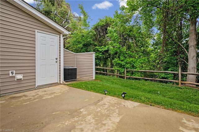5757 Fox Ridge Lane, Winston-salem, NC 27104
