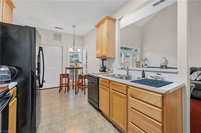 5757 Fox Ridge Lane, Winston-salem, NC 27104