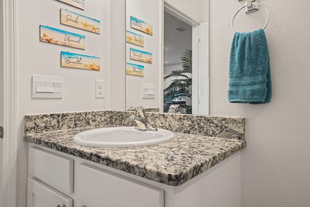 80 Woodsorrel Street, Freeport, FL 32439