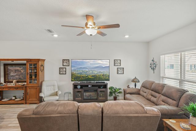 80 Woodsorrel Street, Freeport, FL 32439