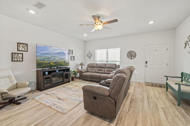 80 Woodsorrel Street, Freeport, FL 32439