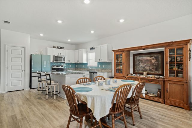 80 Woodsorrel Street, Freeport, FL 32439