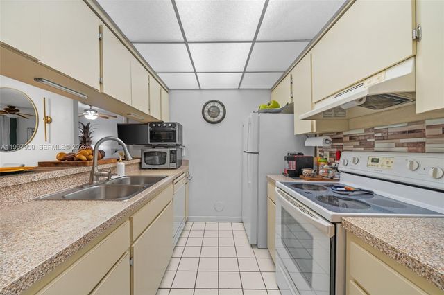 8120 Geneva Ct 148, Doral, FL 33166