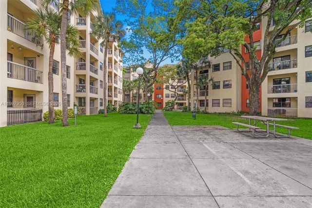 8120 Geneva Ct 148, Doral, FL 33166