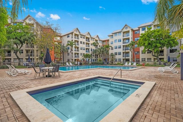 8120 Geneva Ct 148, Doral, FL 33166